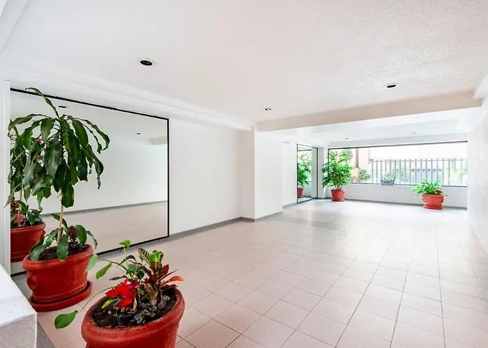 Apartment Spacious Located Very Close To Wtc