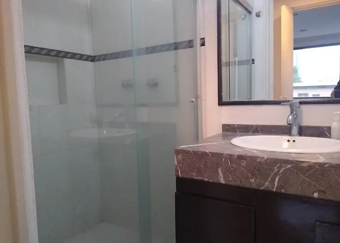 Spacious Located Very Close To Wtc Apartment *