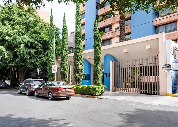 Apartment Spacious Located Very Close To Wtc *
